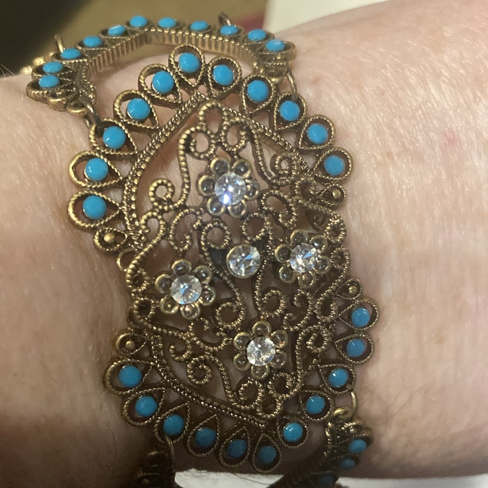 NWOT - Turkish Style Brassy Filigree Heart Design  Turquoise & Crystal Bracelet